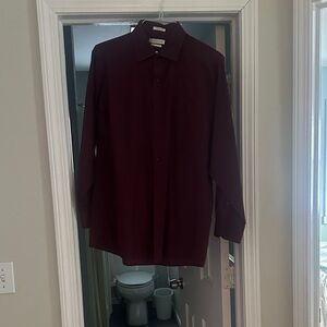 Van Heusen Men's Burgundy Shirt
